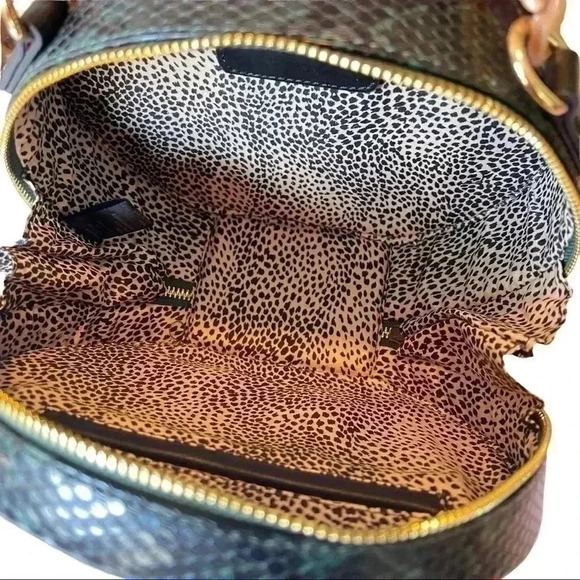 ROUND FAUX SNAKE SKIN PRINT HAND BAG INCLUDES SHOULDER STRAP•GREEN AND BLACK• - Picture 6 of 9